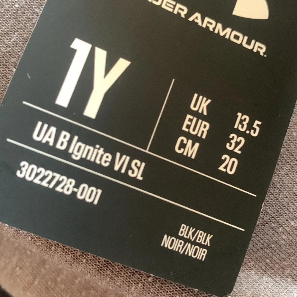 NWT. UNDER ARMOUR Kids’ Ignite VI Slides